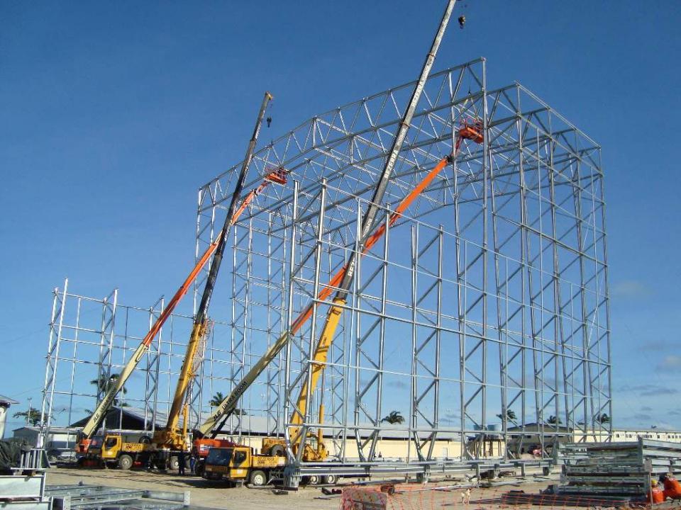 Galpões sobre trilho/Tomé Ferrostal